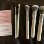 HALEYS Beauty 5-Piece Makeup Brush Set, For Streak Free Application of Liquid, Cream or Powder, Set Includes Kabuki, Powder, Contour, Crease & Lid, Make Up Bag Essentials, Vegan, Gift for Women photo review