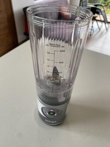 Ninja Blast Max, Portable Blender + Twist & Go, Personal Smoothie, Blend, Ice Crush, 3 Programs, Cordless, 22 oz removable Vessel, Dishwasher Safe, Leakproof, Navy, BC251NV photo review