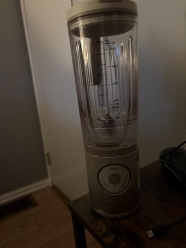 Ninja Blast Max, Portable Blender + Twist & Go, Personal Smoothie, Blend, Ice Crush, 3 Programs, Cordless, 22 oz removable Vessel, Dishwasher Safe, Leakproof, Navy, BC251NV photo review