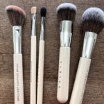 HALEYS Beauty 5-Piece Makeup Brush Set, For Streak Free Application of Liquid, Cream or Powder, Set Includes Kabuki, Powder, Contour, Crease & Lid, Make Up Bag Essentials, Vegan, Gift for Women photo review